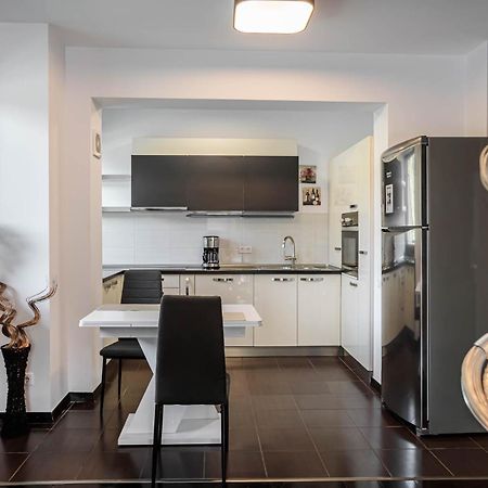 Tampa Gardens Apartments - Adults Only Брашов Экстерьер фото