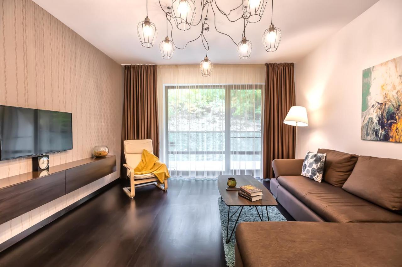 Tampa Gardens Apartments - Adults Only Брашов Экстерьер фото