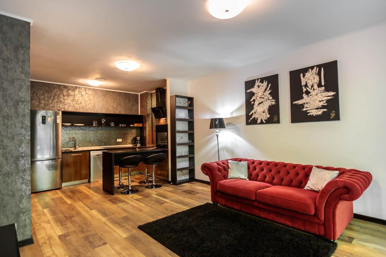 Tampa Gardens Apartments - Adults Only Брашов Экстерьер фото