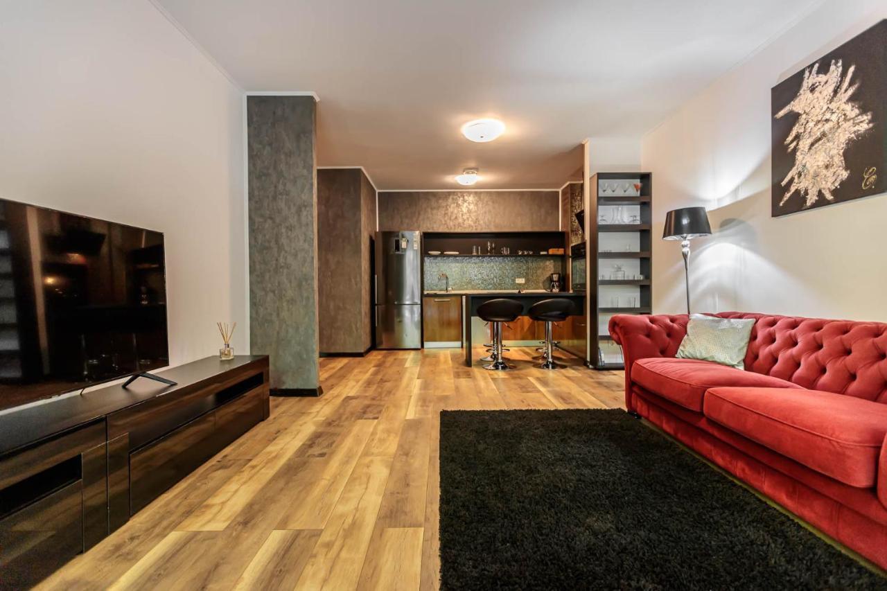 Tampa Gardens Apartments - Adults Only Брашов Экстерьер фото