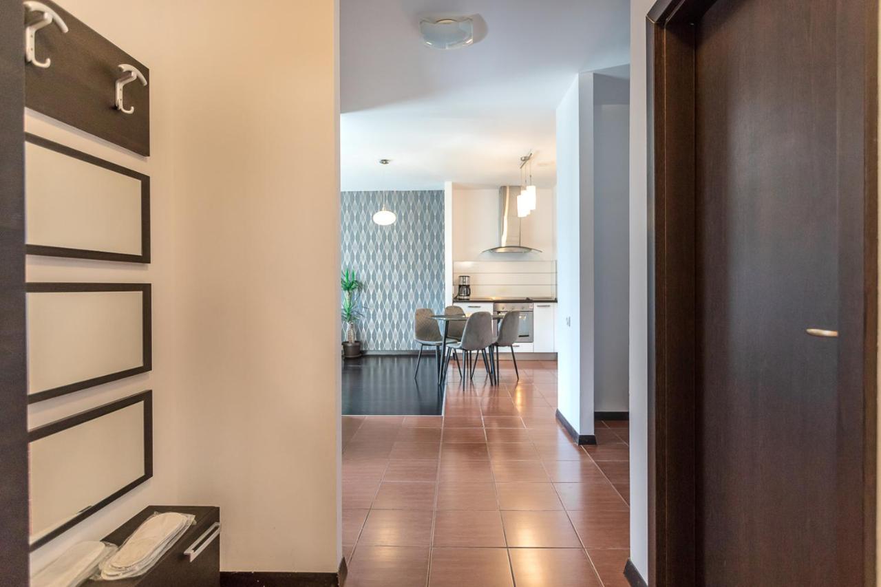 Tampa Gardens Apartments - Adults Only Брашов Экстерьер фото