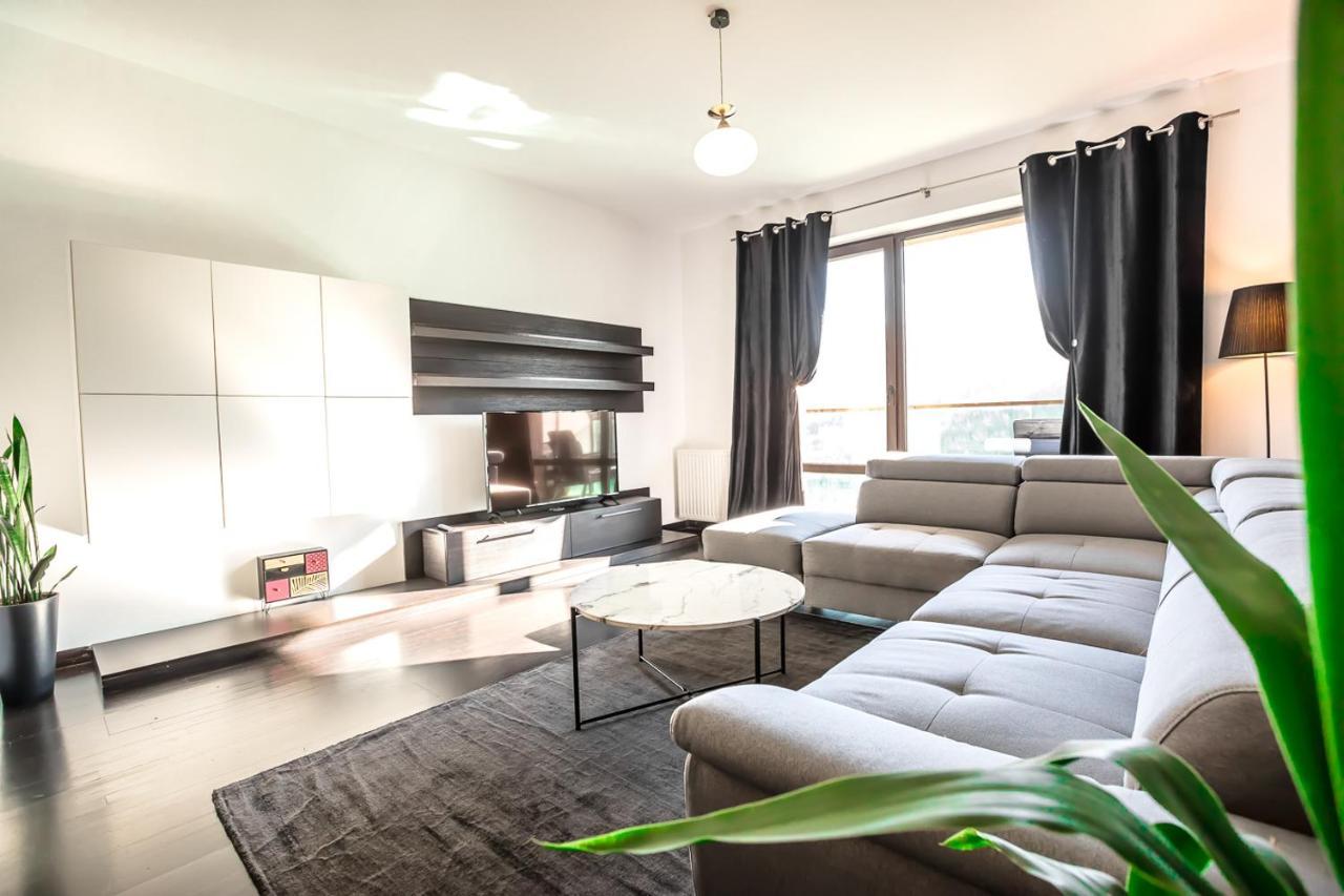 Tampa Gardens Apartments - Adults Only Брашов Экстерьер фото