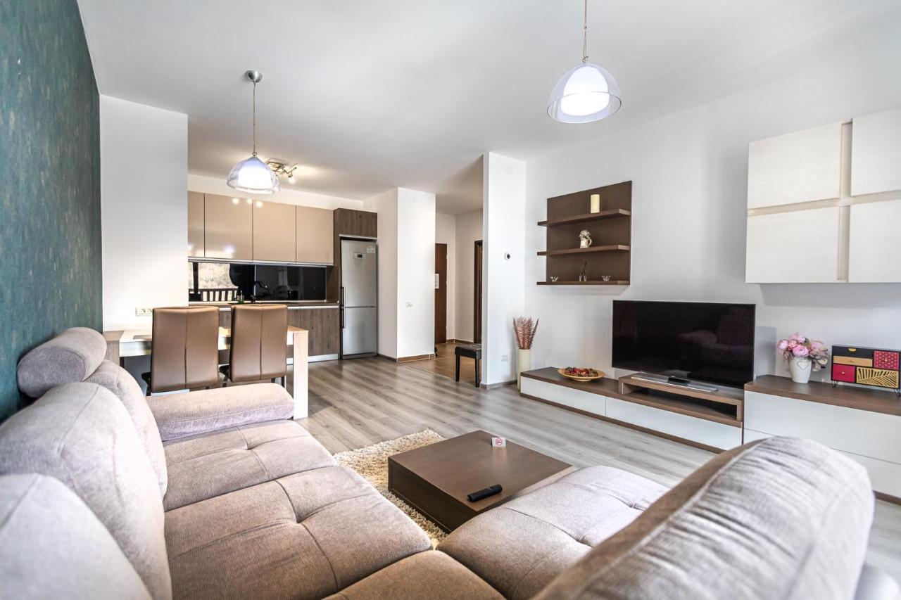 Tampa Gardens Apartments - Adults Only Брашов Экстерьер фото