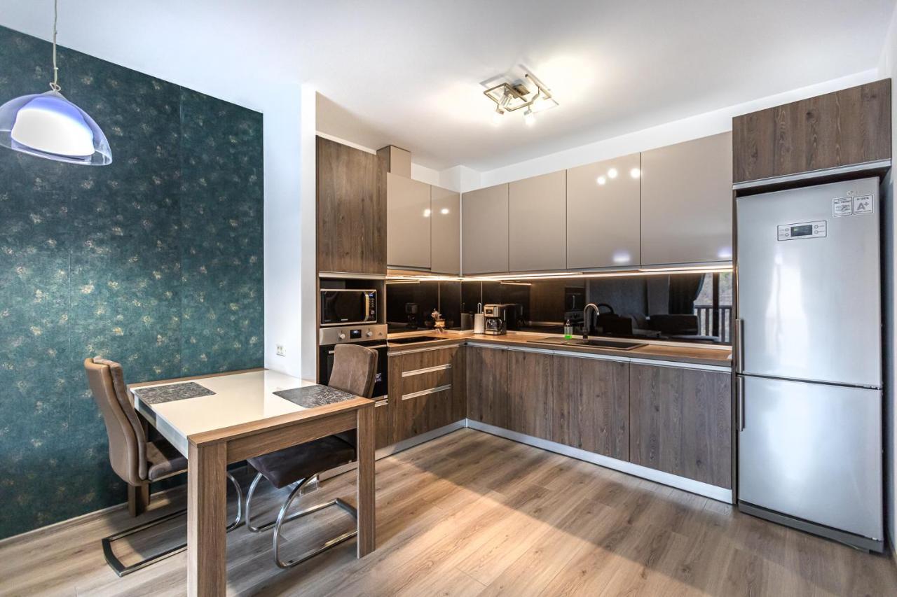 Tampa Gardens Apartments - Adults Only Брашов Экстерьер фото