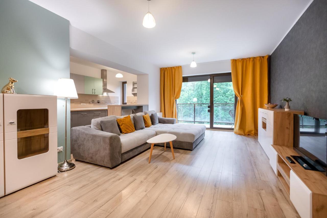 Tampa Gardens Apartments - Adults Only Брашов Экстерьер фото