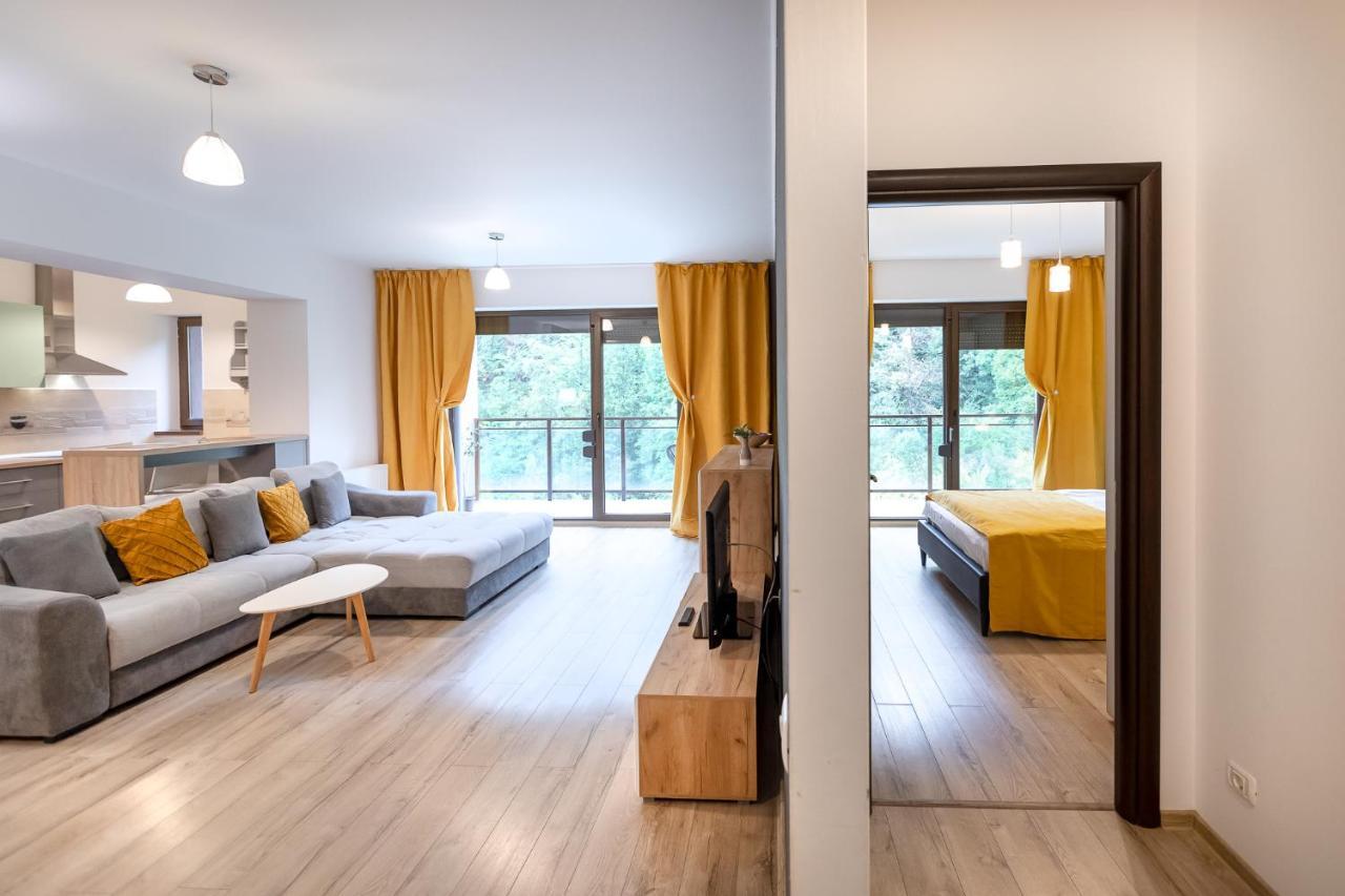 Tampa Gardens Apartments - Adults Only Брашов Экстерьер фото