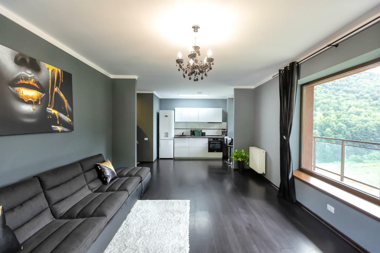 Tampa Gardens Apartments - Adults Only Брашов Экстерьер фото
